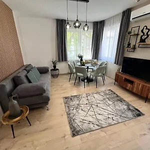 Maple Tree Budget Appartement